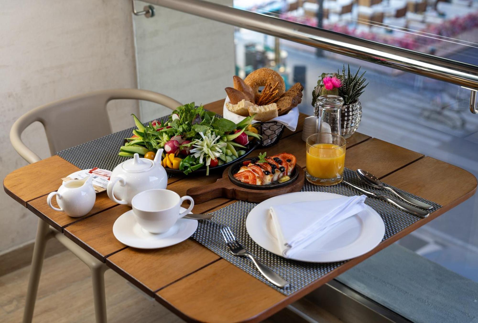 West Walk Retaj Hotel Al Rayyan エクステリア 写真